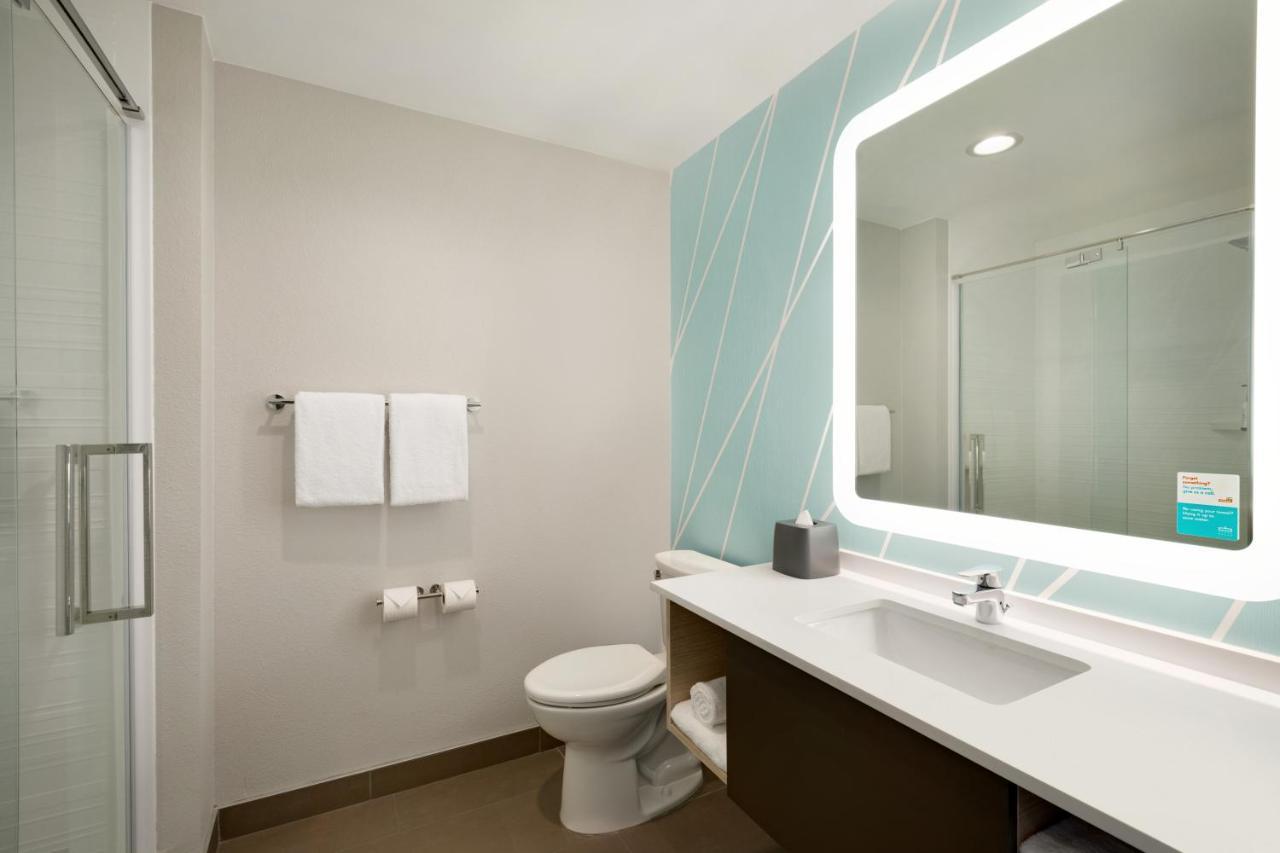 Avid Hotels - Lexington - Hamburg Area By Ihg Bagian luar foto
